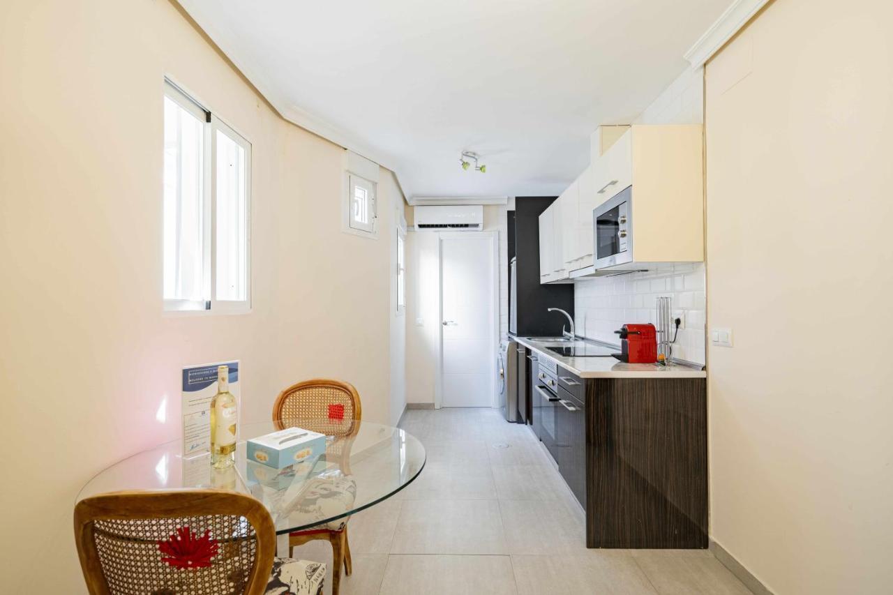 Cuidadosamente Decorado Apartamento Junto Al Metro Madrid Exterior photo